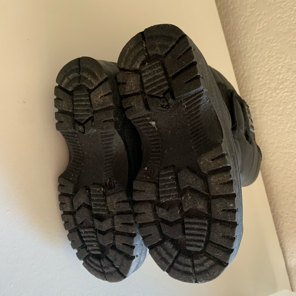 Kids Black Winter Boots - Picture 10 of 13